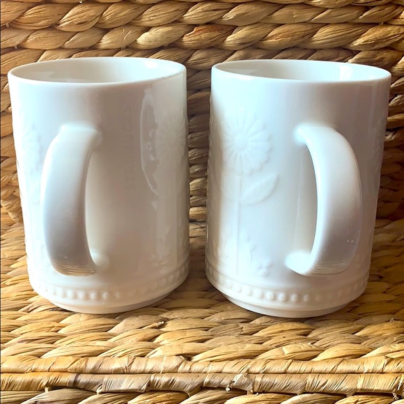 2 VTG Starbucks white embossed sunflower mugs - Picture 7 of 10
